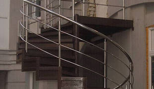 Ограждение из нержавеющей стали для винтовых лестниц 2