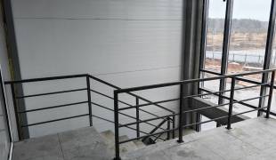 Перила из черного металла с покраской 18