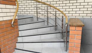 Комбинированное радиусное ограждение 17