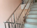 Лестничное ограждение из нержавейки для детских учреждений 3